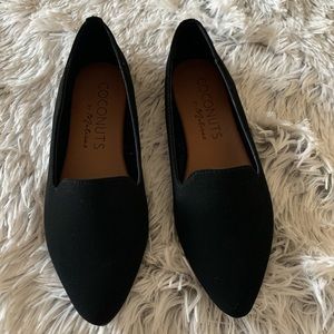 Black flats coconuts by Matisse